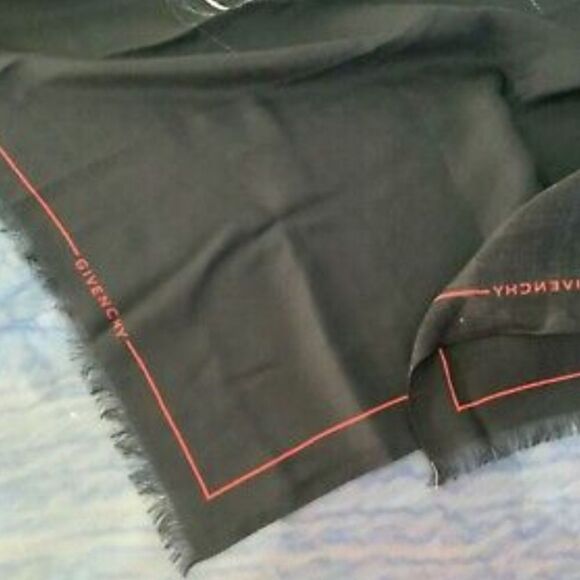 100% AUTHENTIC GIVENCHY PARIS LOGO print Fringe UNISEX SCARF, MADE IN IT… - Picture 5 of 12